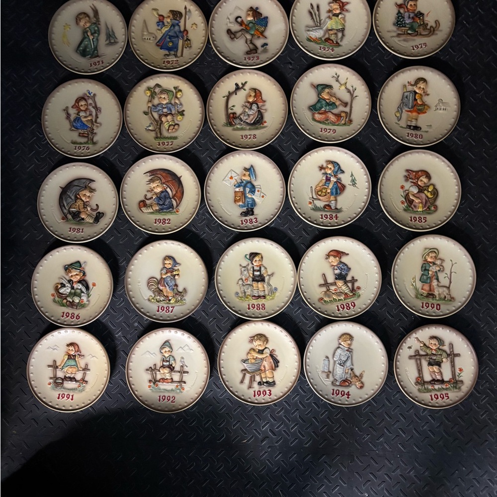 Vintage Hummel Collector Plates Set